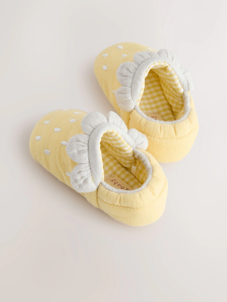 yellow lemon baby slip on shoes (0 18mths) yellow lemon baby slip on shoes (0 18mths)