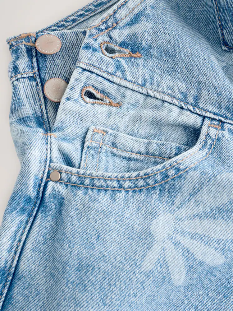 mid blue daisy printed dungaree (3 16yrs) mid blue daisy printed dungaree (3 16yrs)