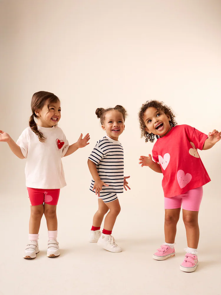 red hearts t shirts 3 pack (3mths 7yrs) red hearts t shirts 3 pack (3mths 7yrs)