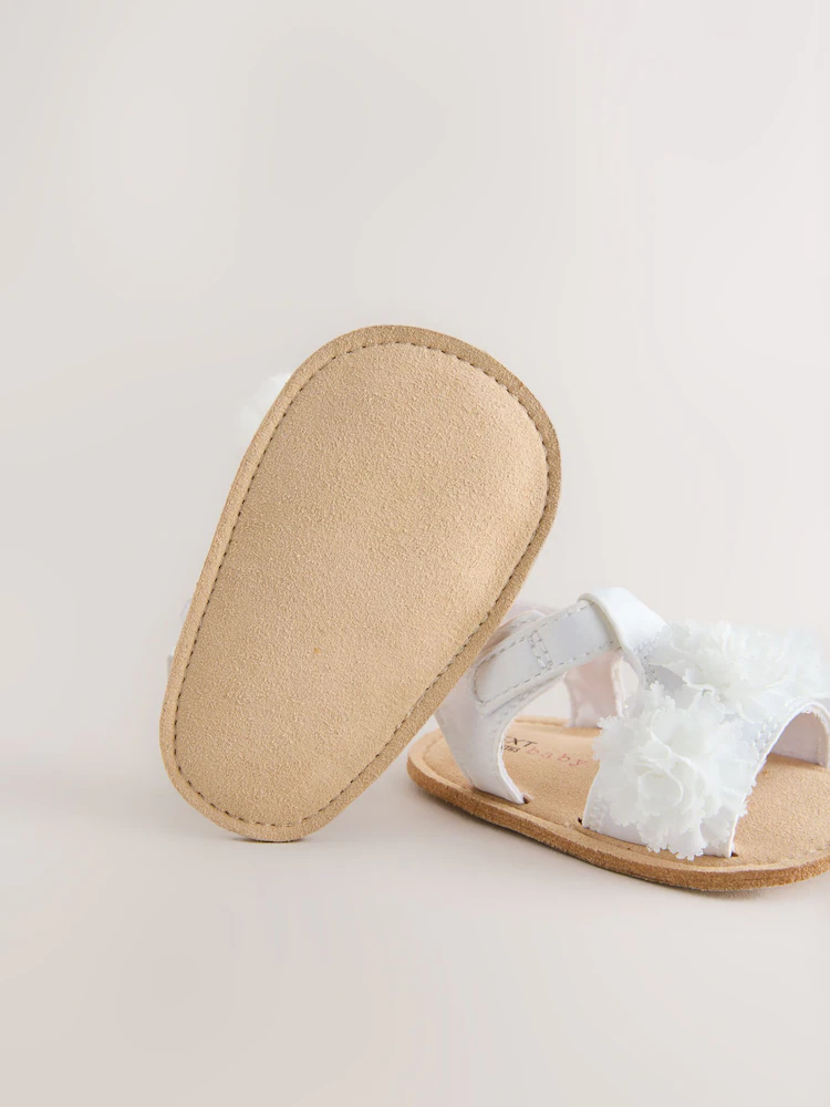 white corsage flower baby sandals (0 24mths) white corsage flower baby sandals (0 24mths)