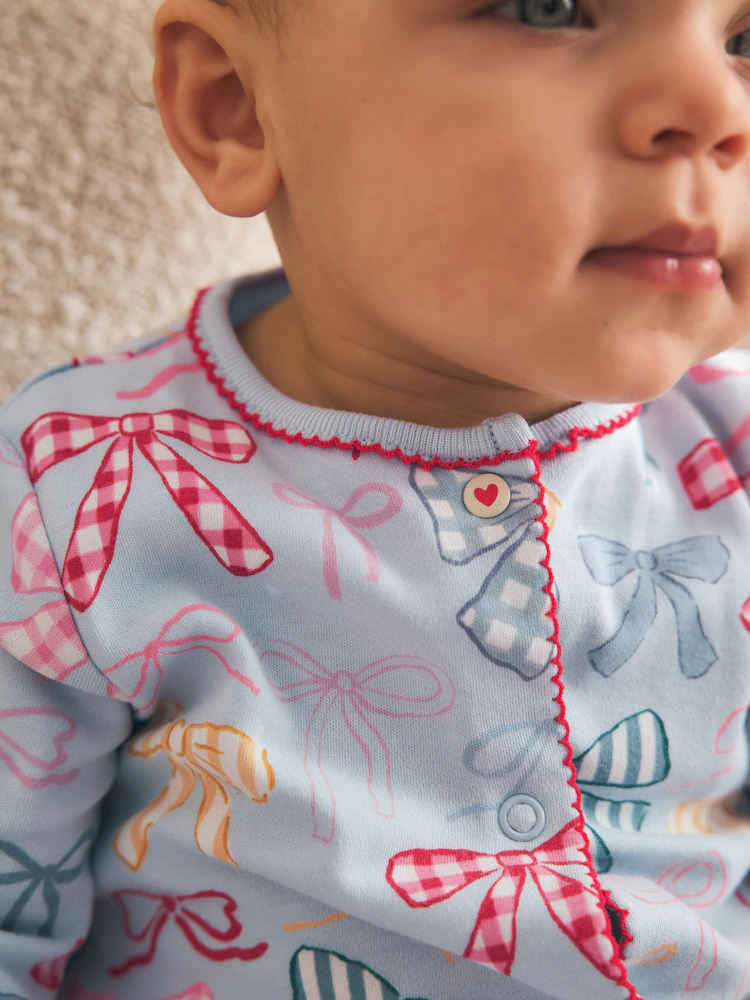 blue/pink baby sleepsuits 3 pack (0mths 2yrs) blue/pink baby sleepsuits 3 pack (0mths 2yrs)